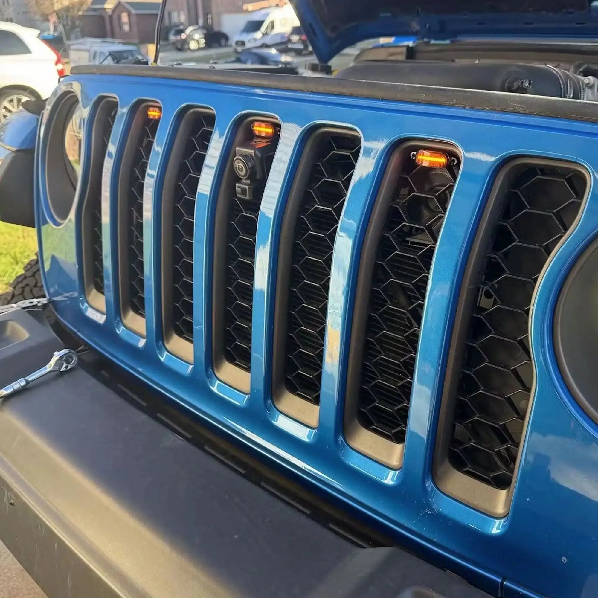 Universal Pre-Runner Style LED Grill Light Kit (New Style)