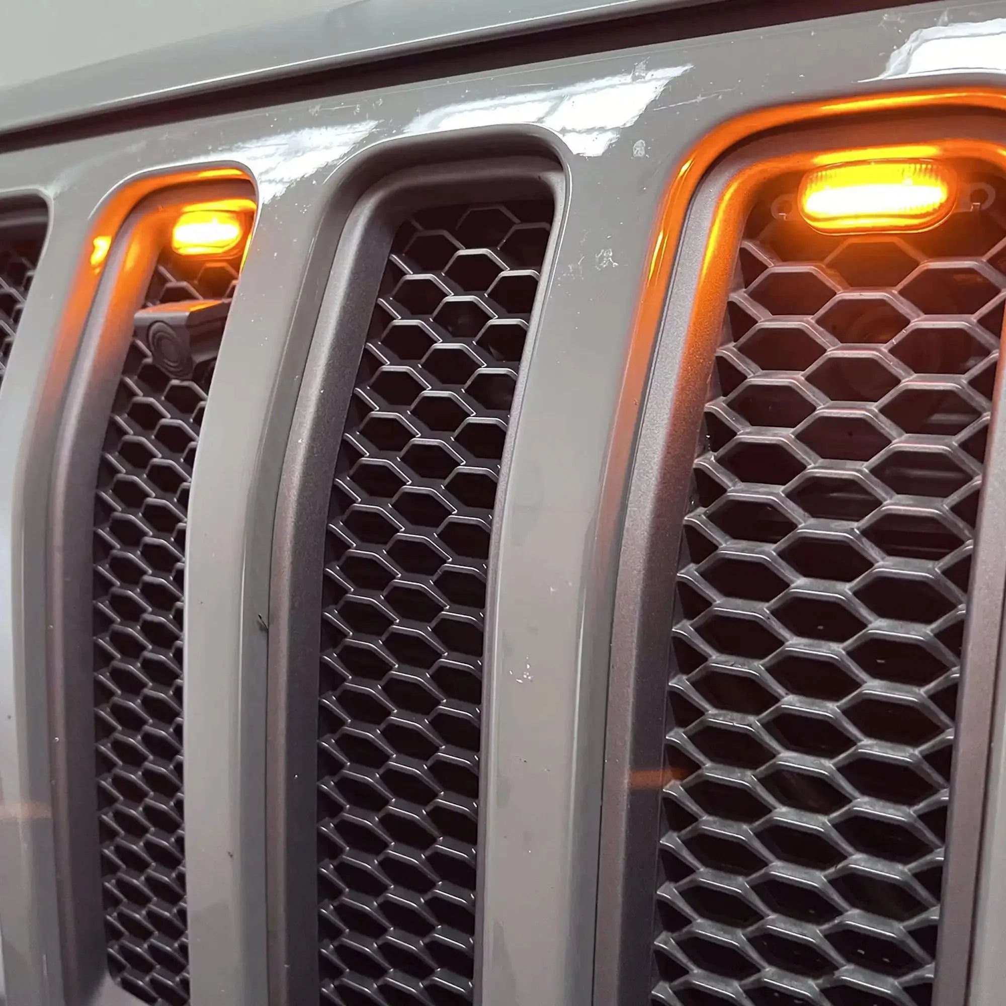 Universal Pre-Runner Style LED Grill Light Kit (New Style)