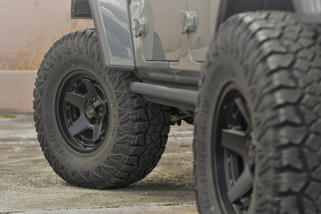 Atlas Satin Black