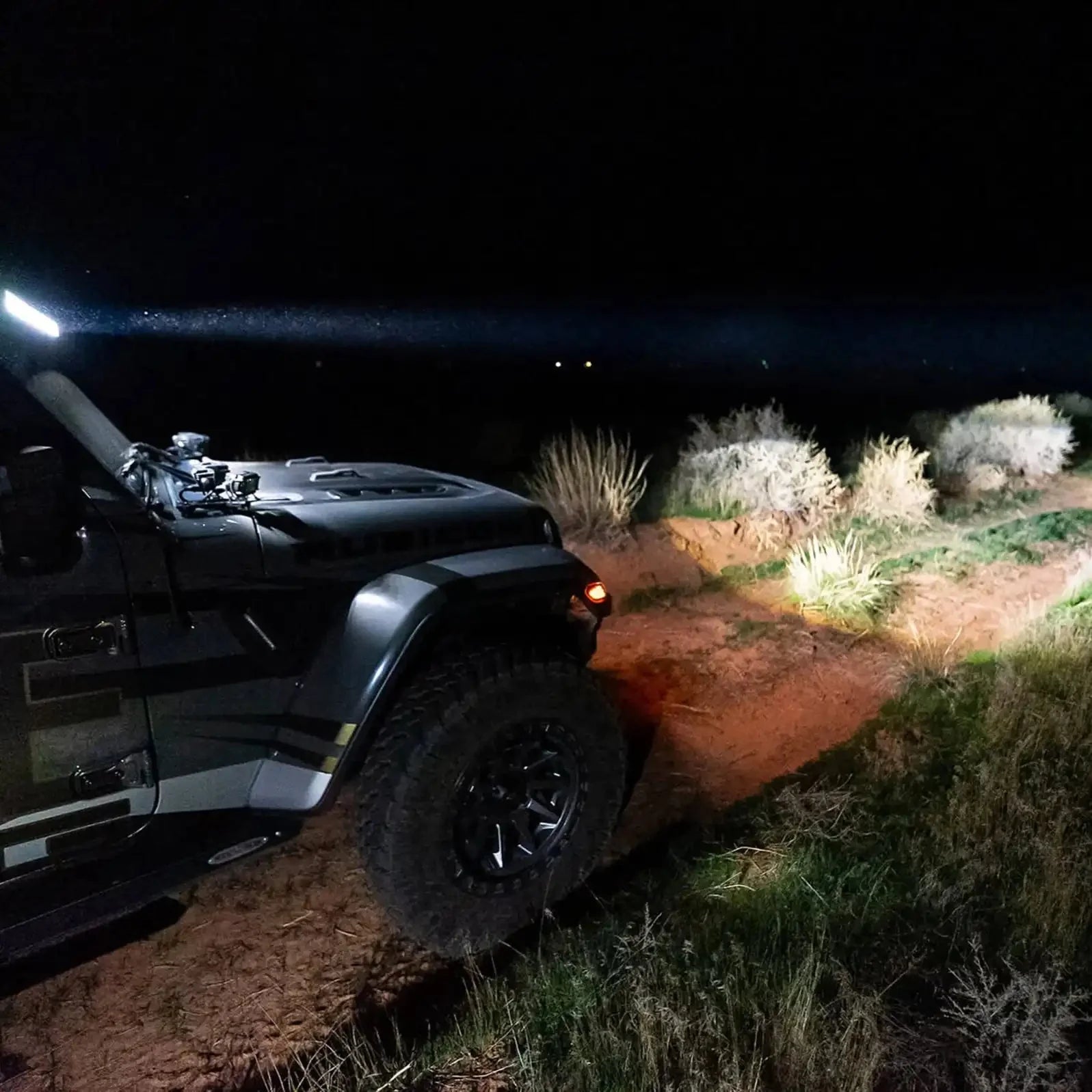 Jeep JL/JT Integrated Roof LED Light Bar | ORACLE 18,000 Lumens 240W