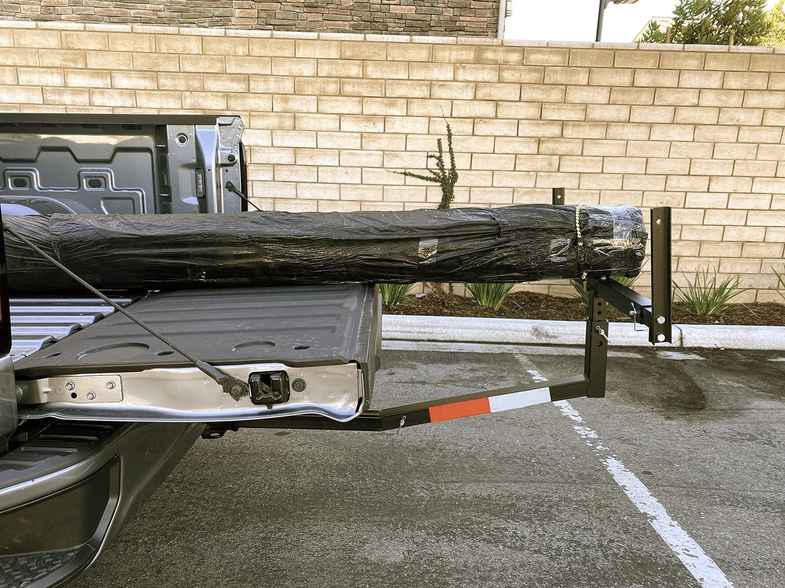 Maxxhaul 70231 Hitch Mount Pick up Truck Bed Extender for Ladder, Rack