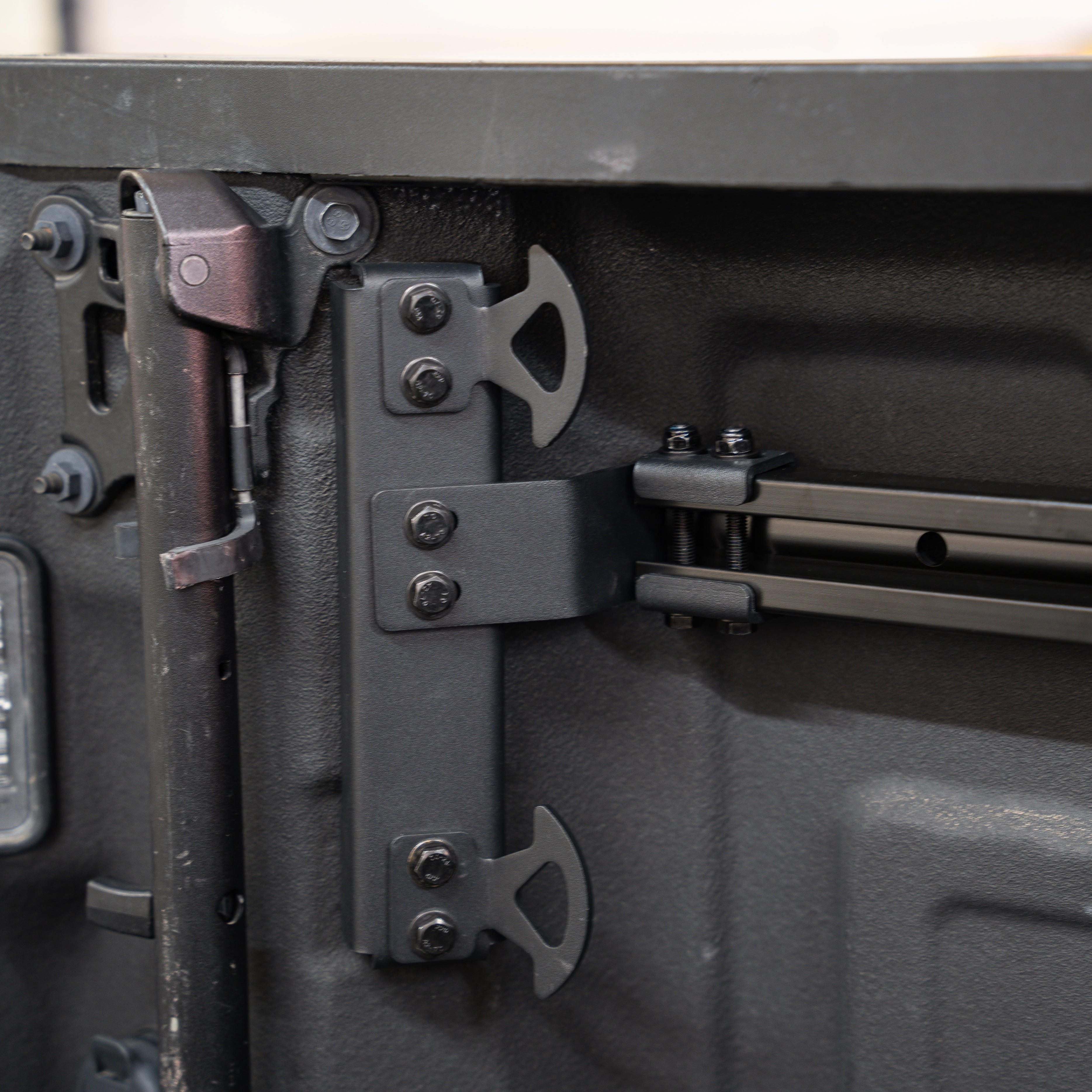 Integral Rail Kit + Panel Kits - GM HD 2020+ (8' Long Bed Only)