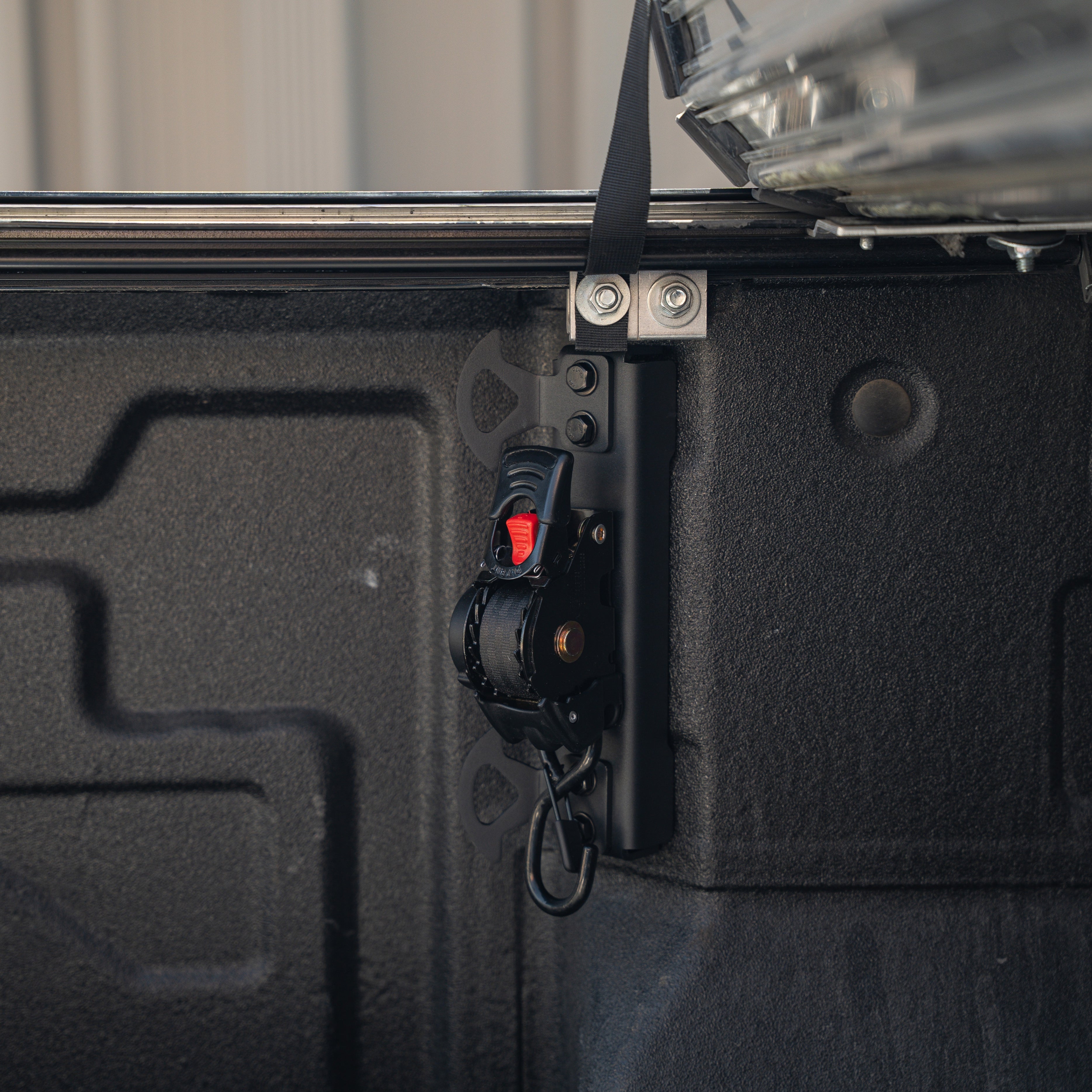 Integral Straps - Chevrolet Silverado & GMC Sierra - (1500 2019+, HD 2020+)