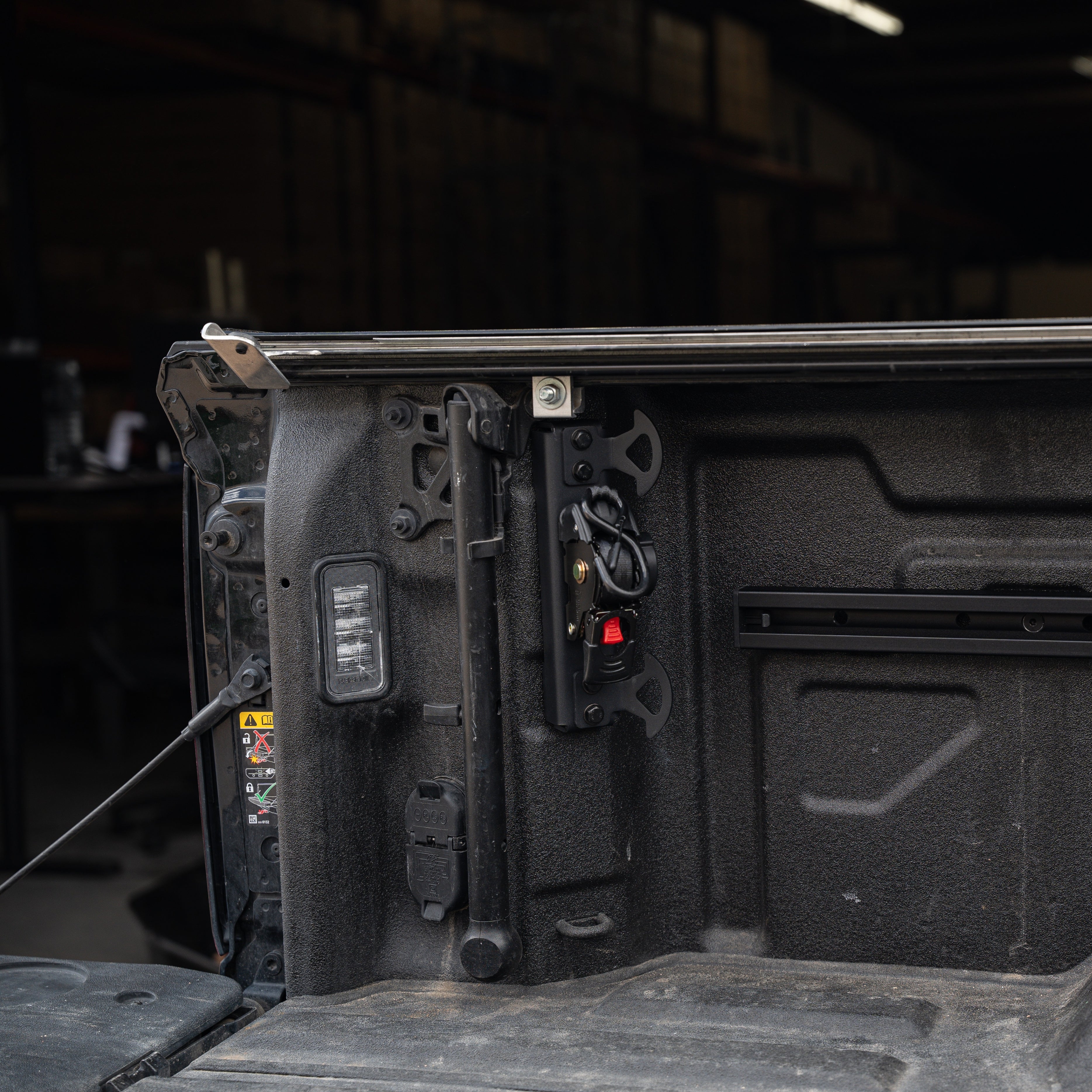 Integral Straps - Chevrolet Silverado & GMC Sierra - (1500 2019+, HD 2020+)