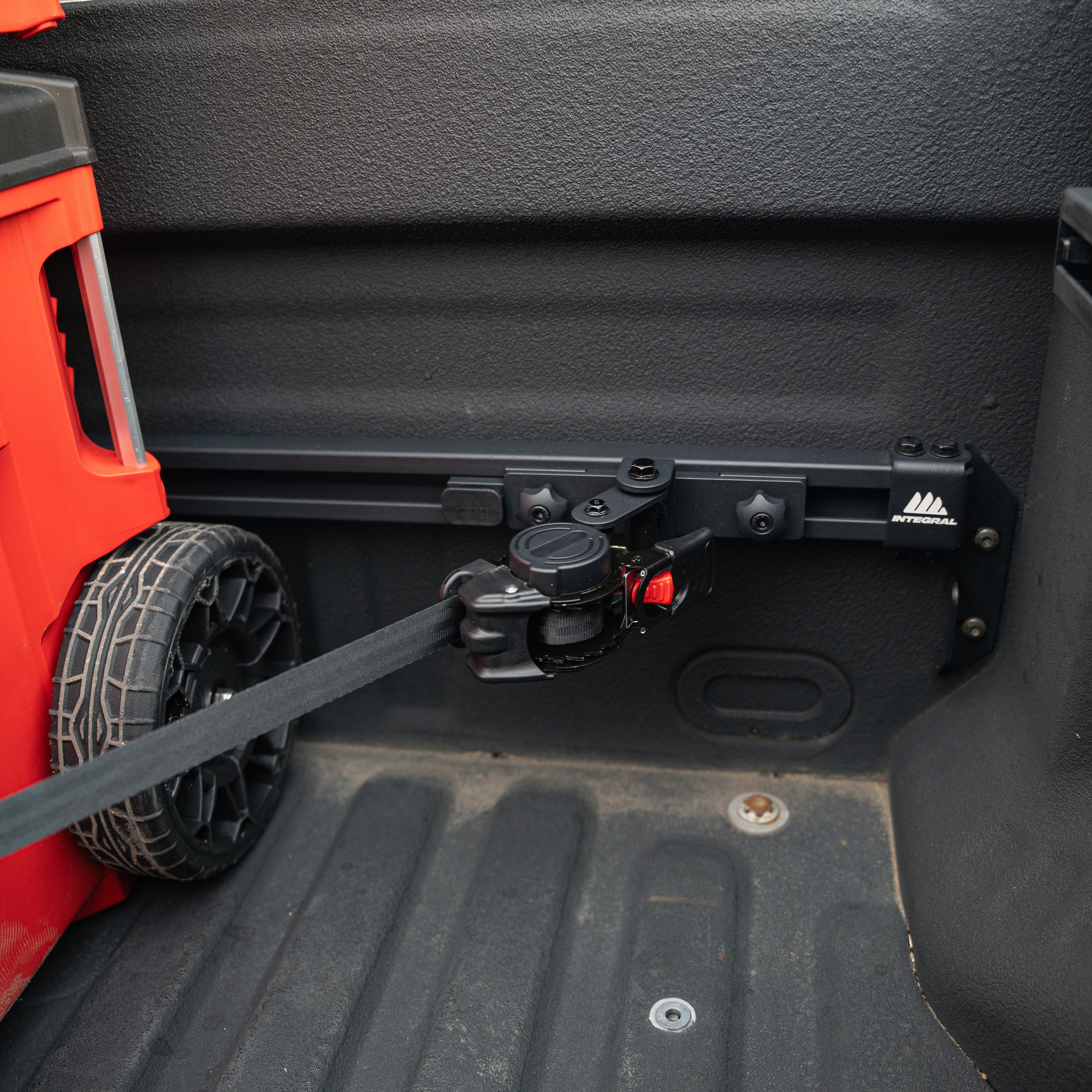 Integral Bulkhead Rail - F150 & Raptor 2015+ (5.5' Bed)