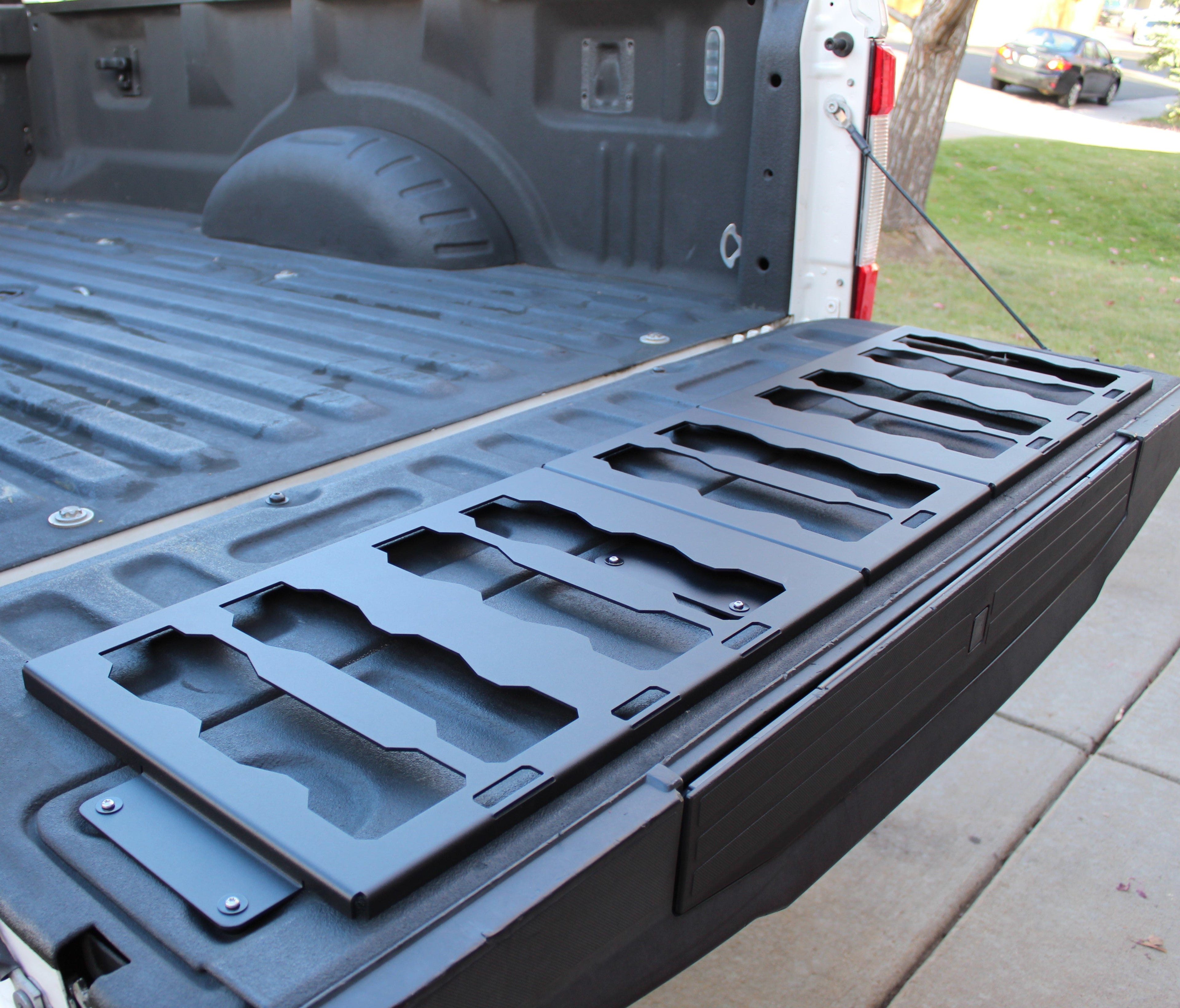 Integral Tailgate Panel - Ford F150 & Raptor - 5.5' Bed (2015+)
