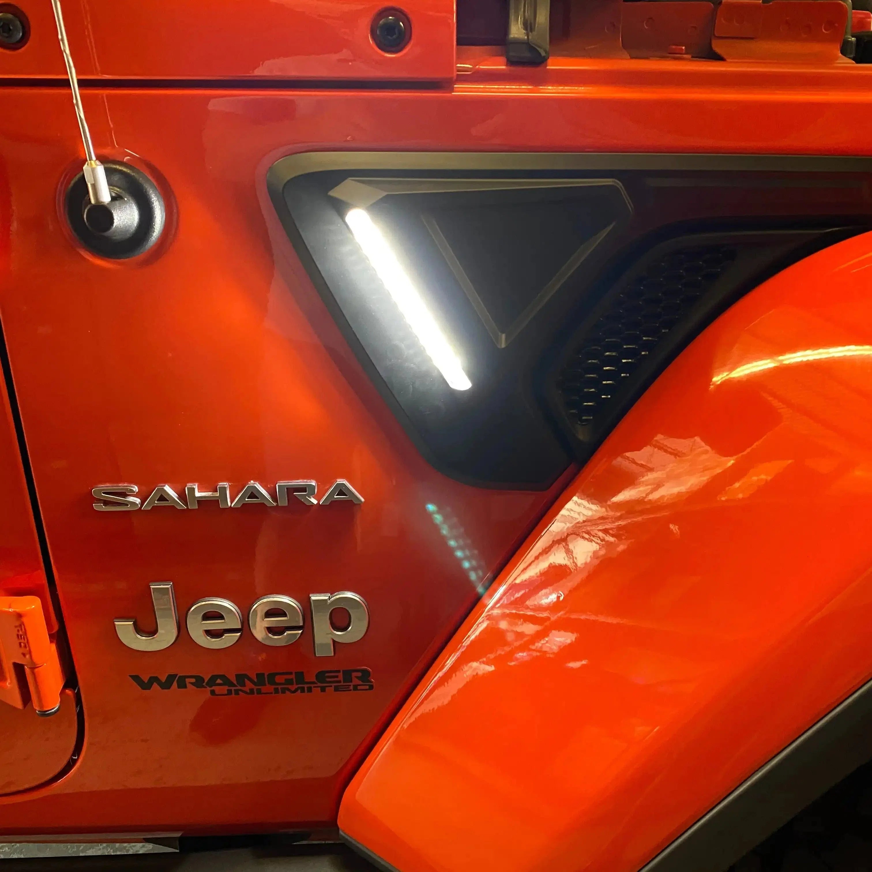Jeep Wrangler JL & Gladiator JT Sidetrack LED Fender Lights - Entry & Turn Signal | ORACLE