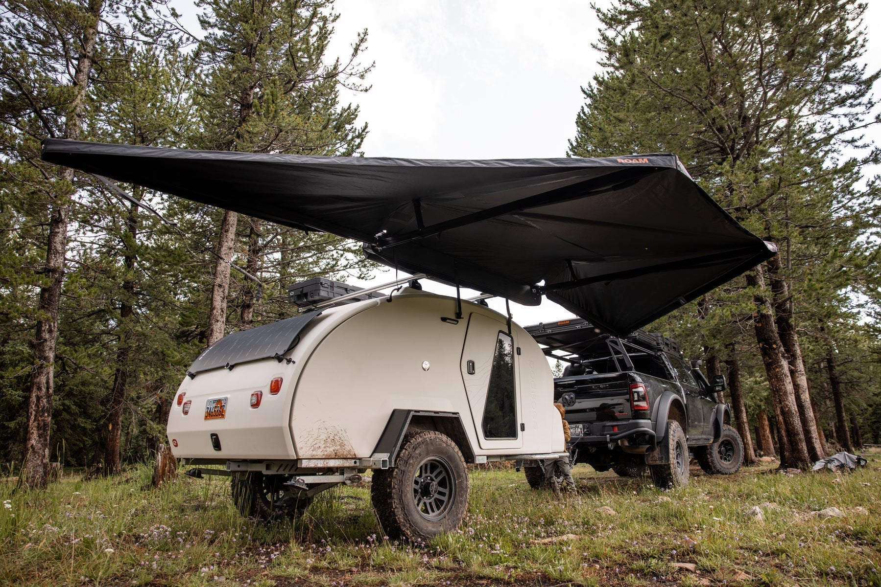 ROAM ARC 180 Awning