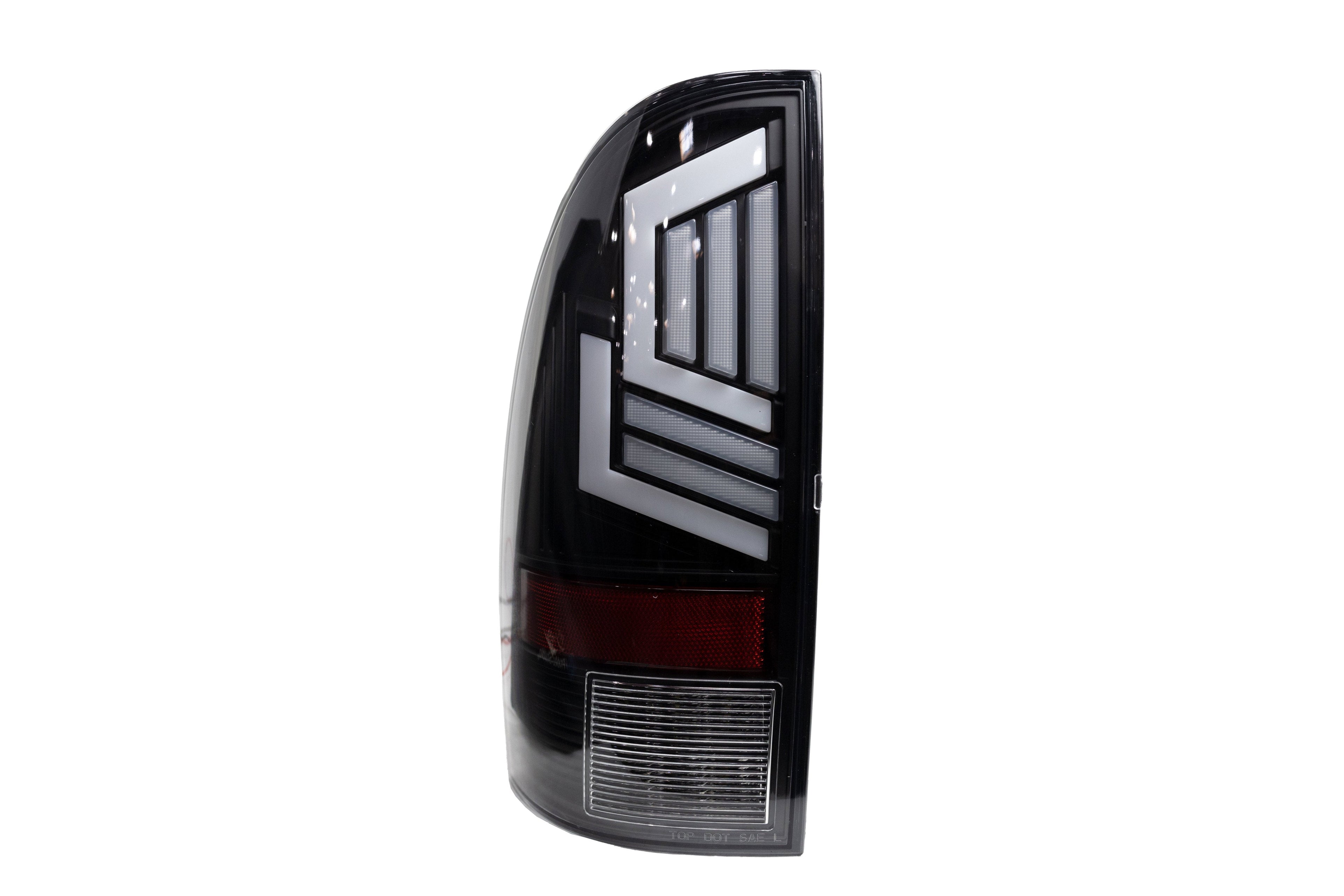 Winjet Toyota Tacoma 2005-15 Sequential Tail Lights - Black/Clear