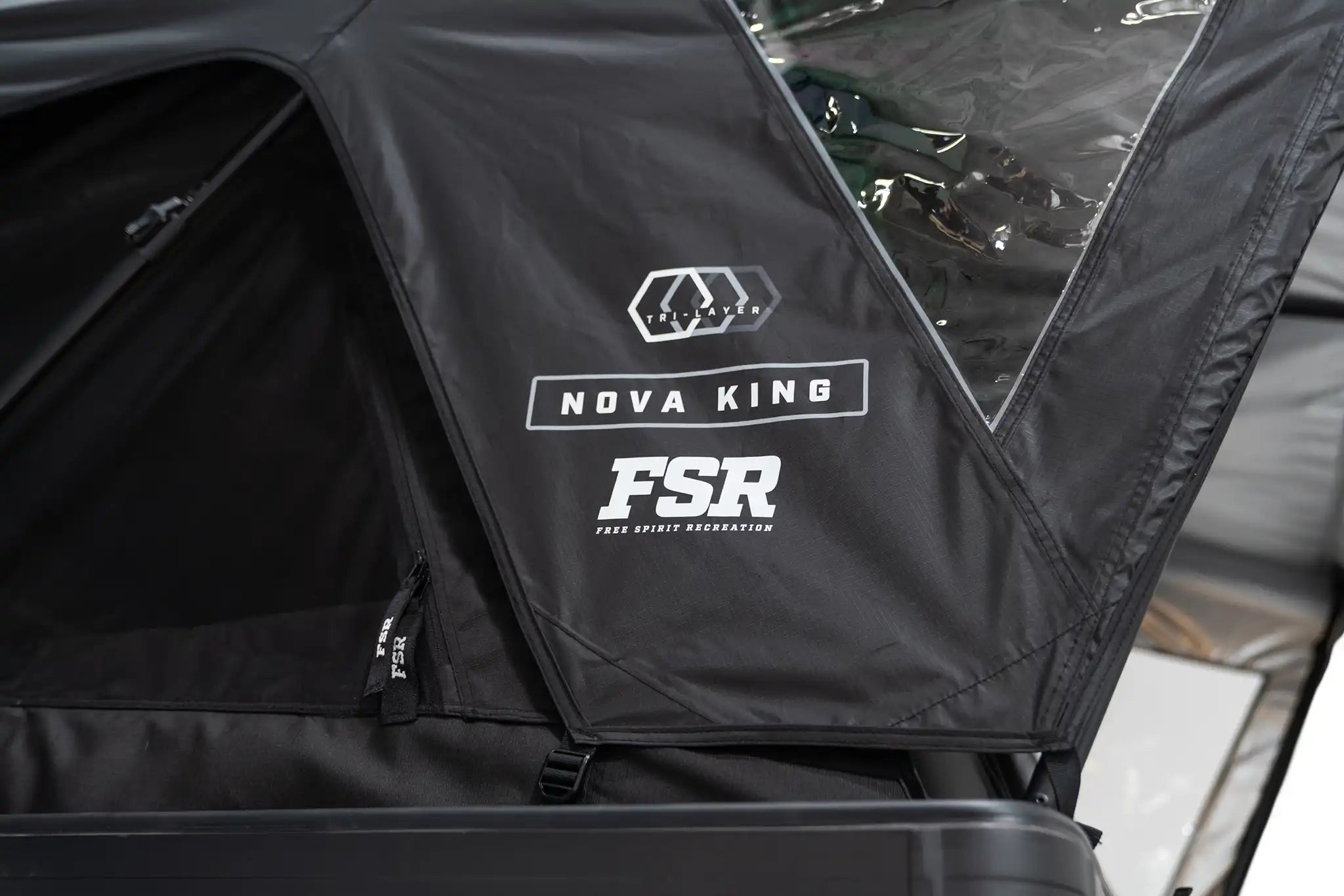 Free Spirit Recreation Nova King - Rooftop Tent
