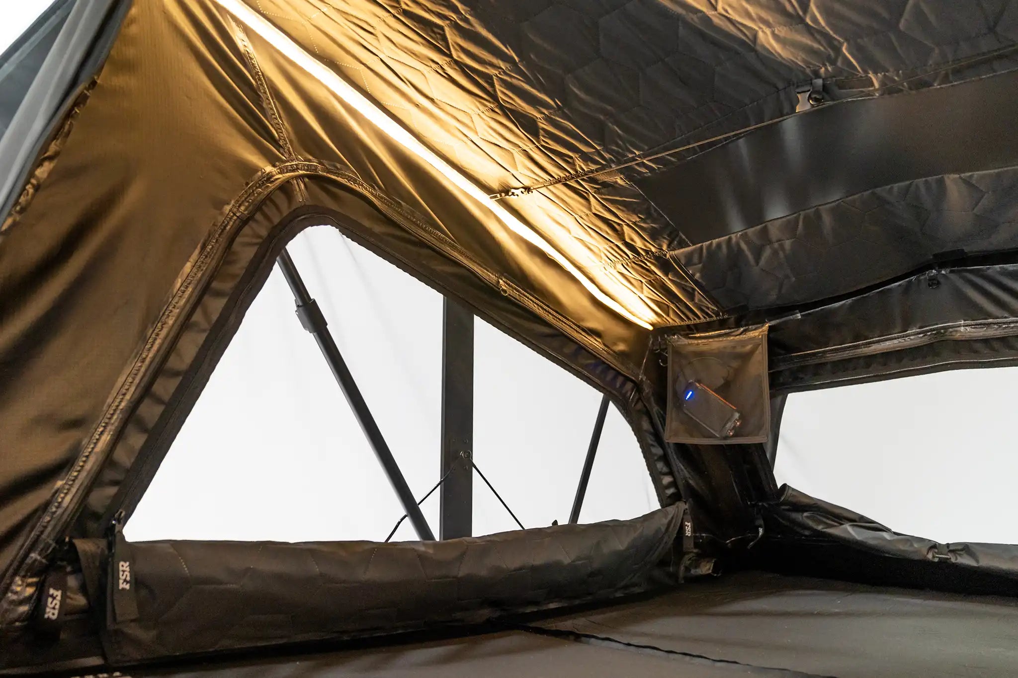 Free Spirit Recreation Nova King - Rooftop Tent