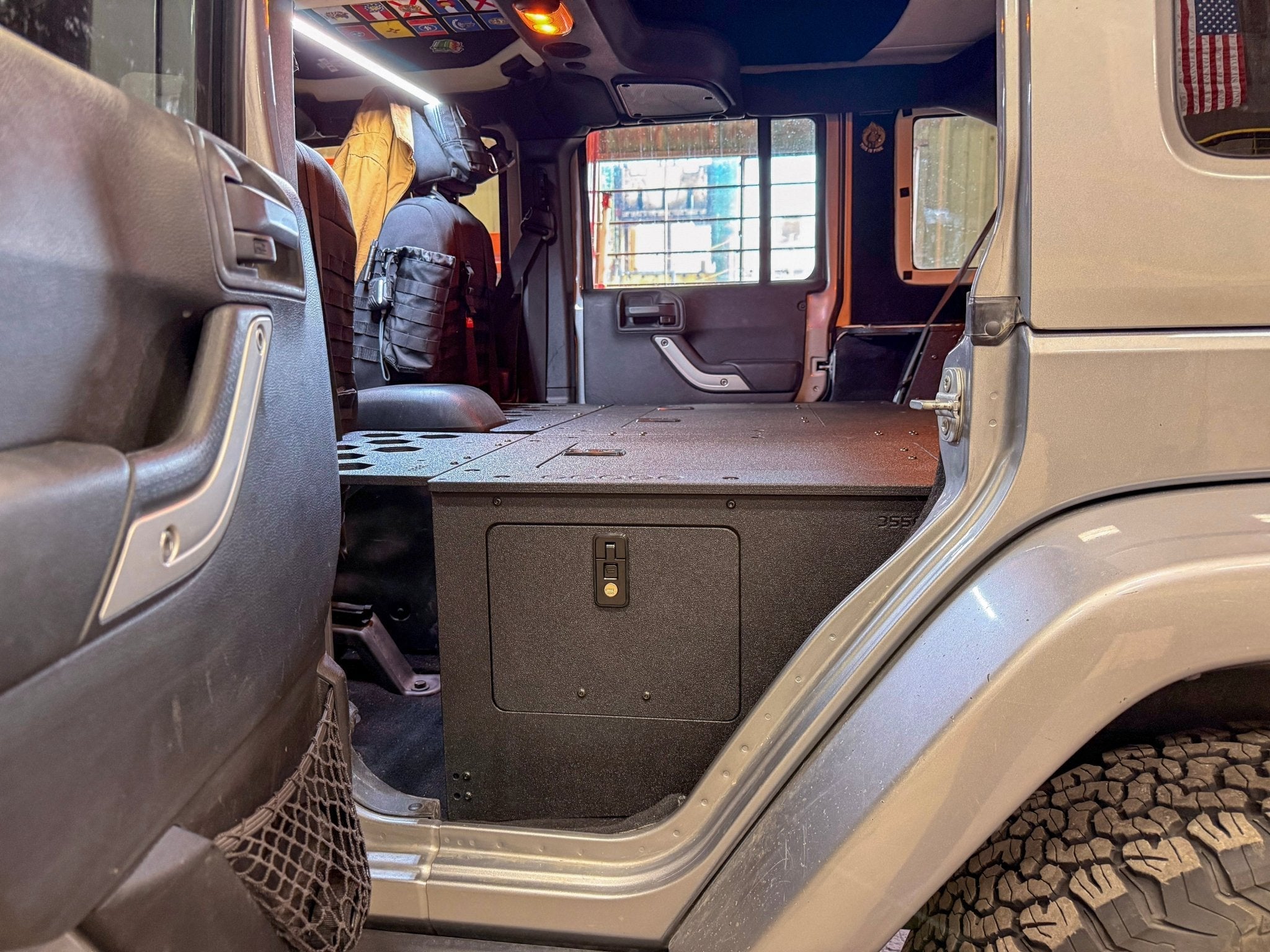 Jeep - Wrangler - 2007-2018 - JKU - 4 Door - Explore Series - Seat Delete Plate System - Second Row - Module Based - 8" Module