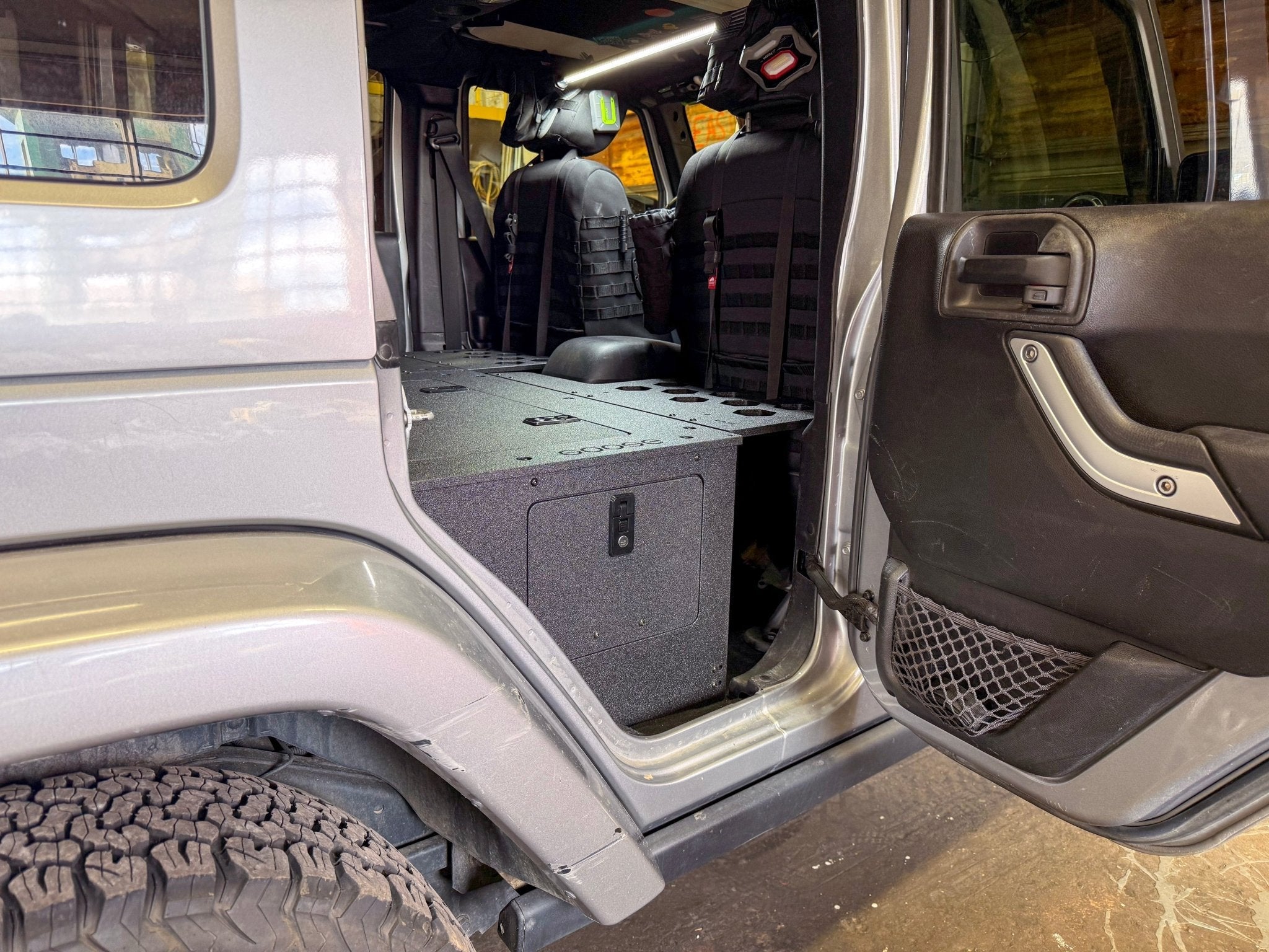 Jeep - Wrangler - 2007-2018 - JKU - 4 Door - Explore Series - Seat Delete Plate System - Second Row - Module Based - 8" Module