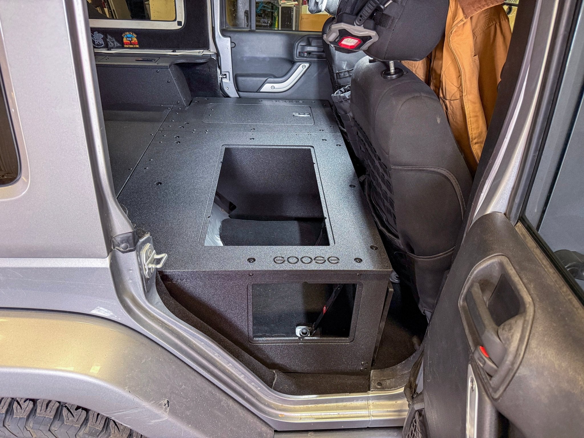 Jeep - Wrangler - 2007-2018 - JKU - 4 Door - Explore Series - Seat Delete Plate System - Second Row - Module Based - 8" Module