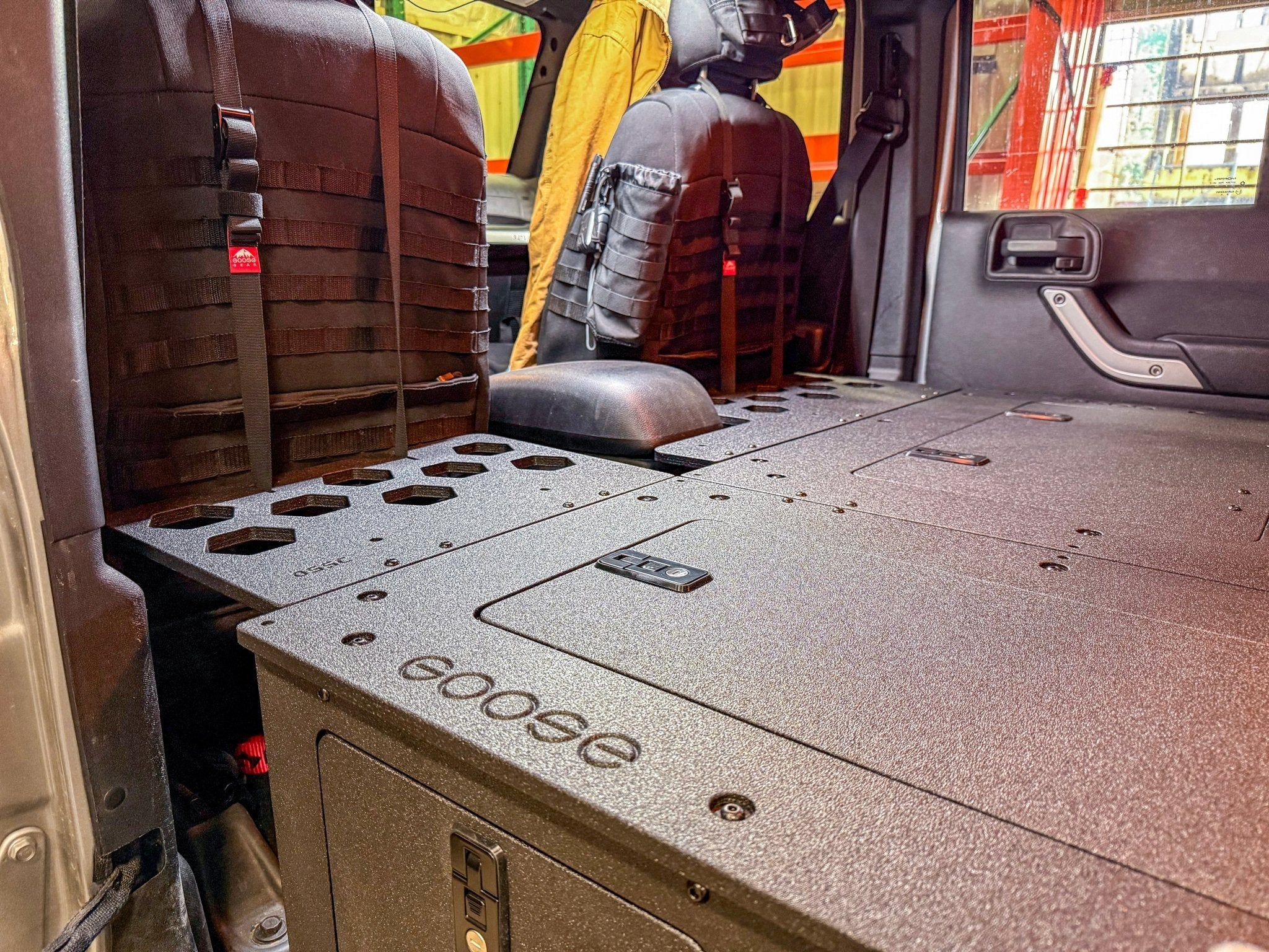 Jeep - Wrangler - 2007-2018 - JKU - 4 Door - Explore Series - Seat Delete Plate System - Second Row - Module Based - 8" Module