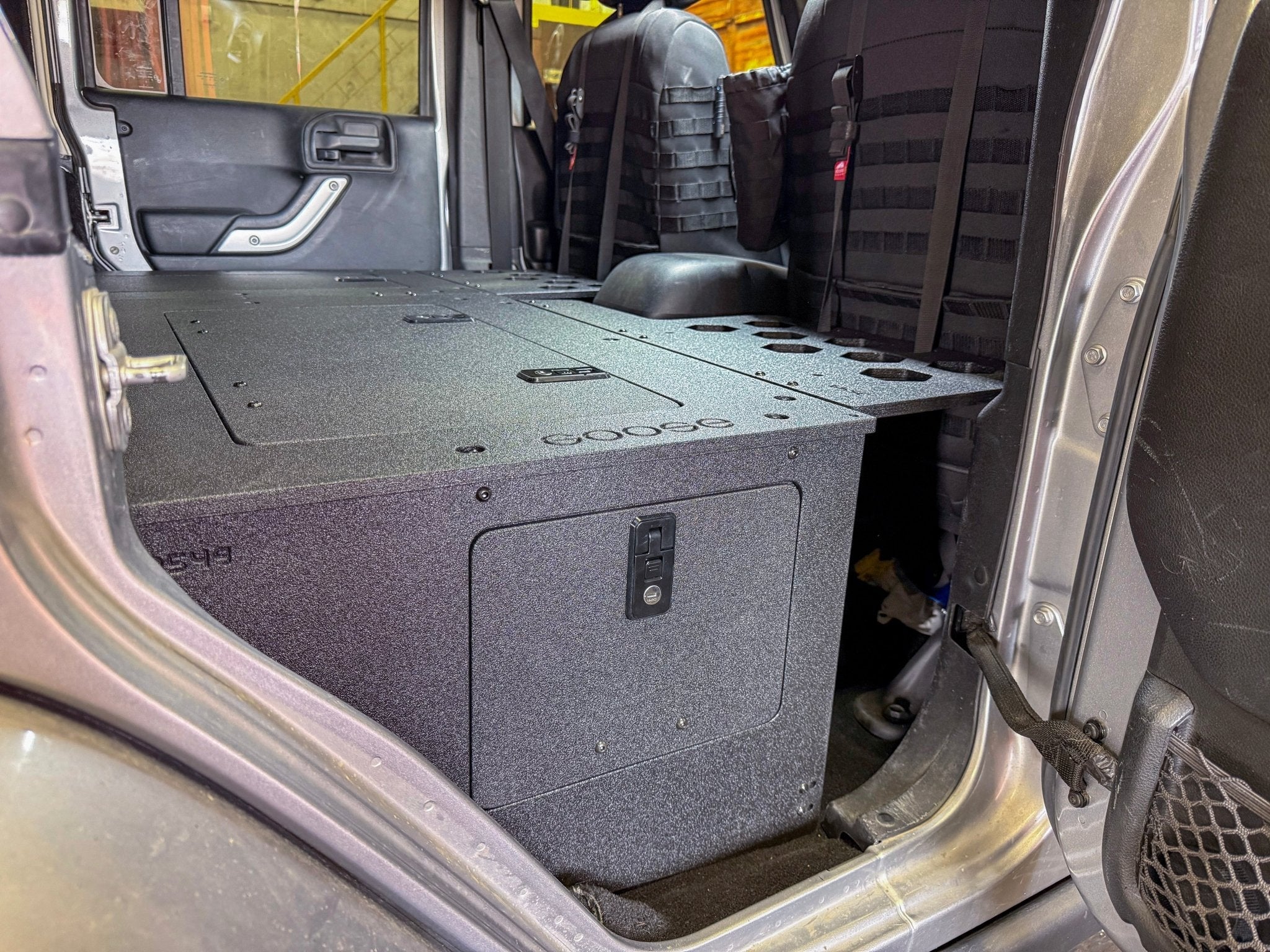 Jeep - Wrangler - 2007-2018 - JKU - 4 Door - Explore Series - Seat Delete Plate System - Second Row - Module Based - 8" Module