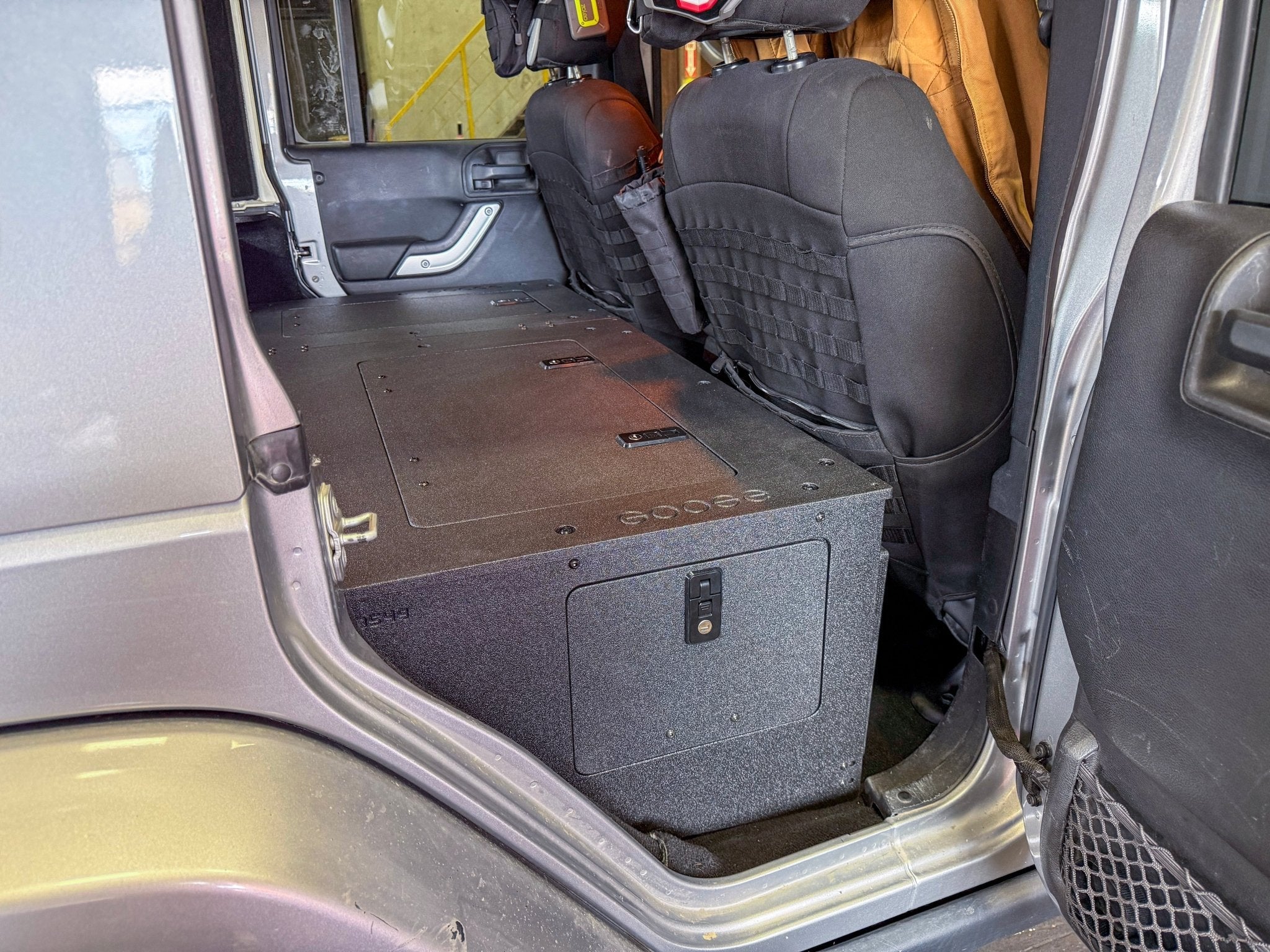 Jeep - Wrangler - 2007-2018 - JKU - 4 Door - Explore Series - Seat Delete Plate System - Second Row - Module Based - 8" Module