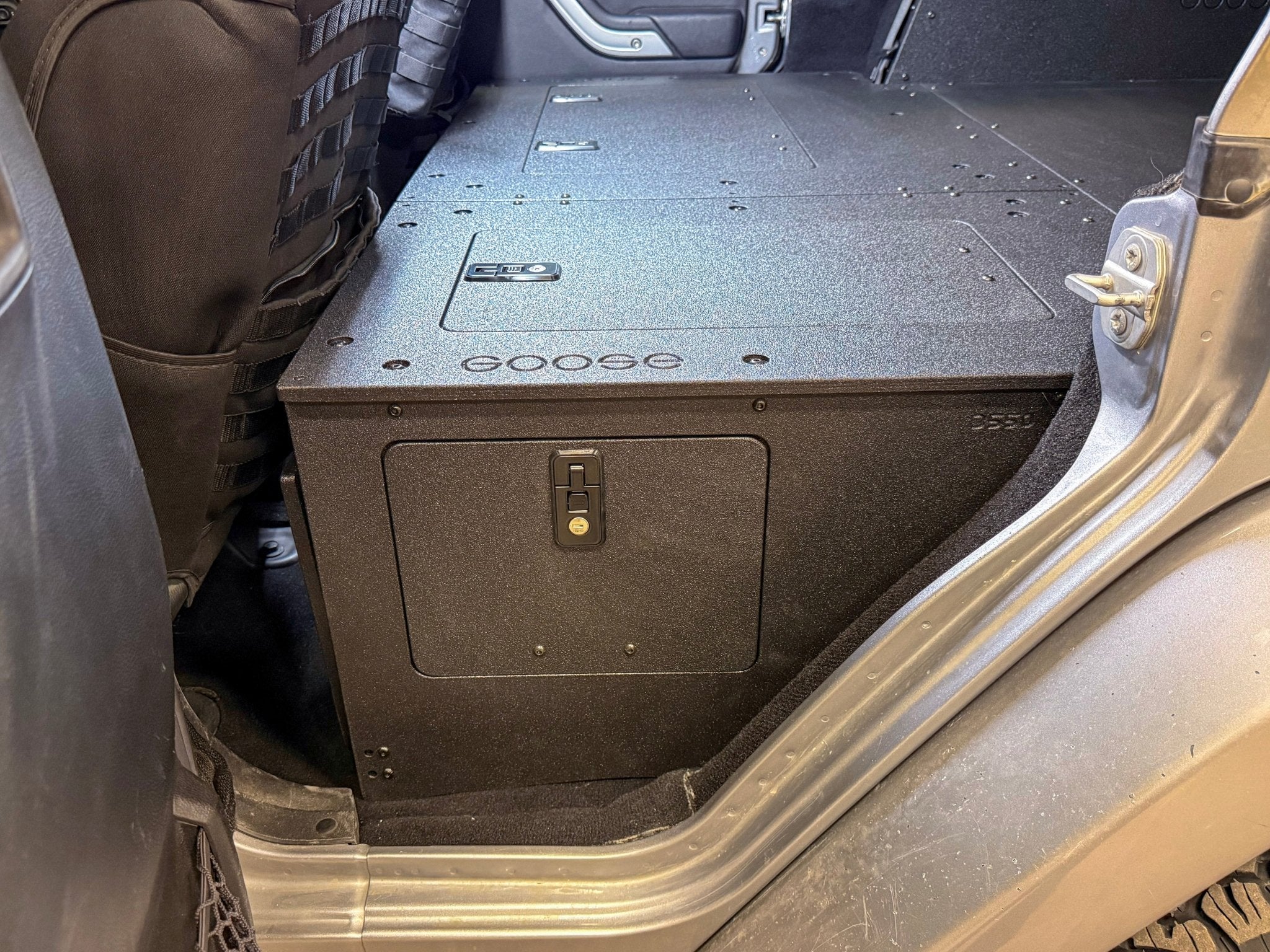 Jeep - Wrangler - 2007-2018 - JKU - 4 Door - Explore Series - Seat Delete Plate System - Second Row - Module Based - 8" Module